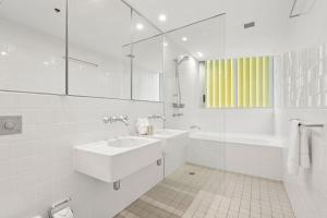 Mels Place - Stunning 3 Bed Getaway and Ocean Views