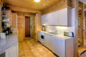 Spacious Apartment for 8 with Sauna