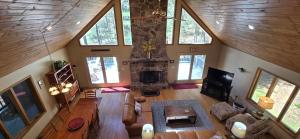Tall Pines- 5-bedroom 3-bath with hot tub and more!