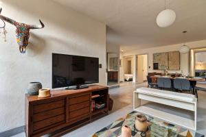 Quiet and Cozy Home with Great Location