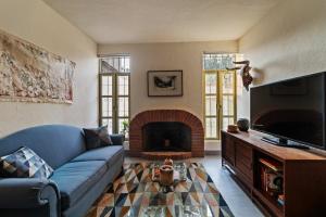 Quiet and Cozy Home with Great Location