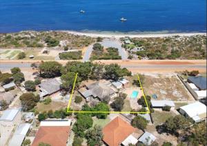 Summerland Beachfront Retreat Dogs welcome