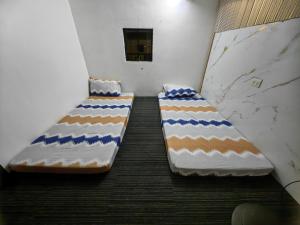 Luna Modern Guesthouse Loft House up and Down