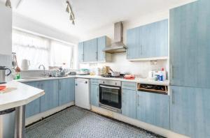 Large Apartment Near Wembley Stadium