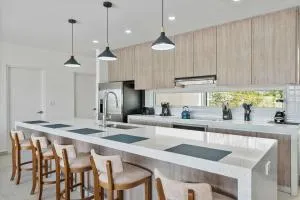 Brand New Stunning Condo with Large Pool - 阿维拉纳海滩