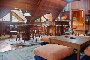 Capivari - Lareira - Estilo Clássico de Casa de Campo