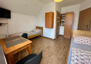 Pokoje Gościnne Złoty Potok Jura Krakowsko Częstochowska Dom w zaciszu podwórka