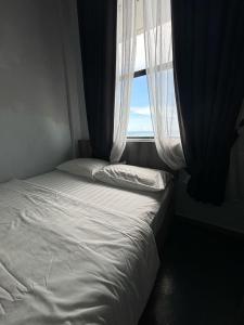 The Room Inn - BS