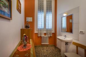 Single Room with Shared Bathroom room in Hotel Ferretti
