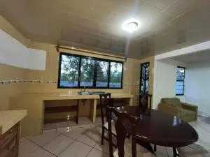 Casa cerca a las peñas de Jilotepec - Nopala