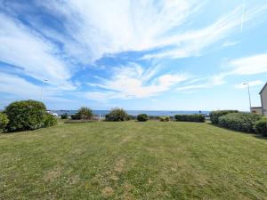Maisons de vacances LocaLise - Maison D02 - Vue mer - Acces piscine - Wifi inclus - Draps et lits faits inclus - Face a la plage - Centre et port a 700m : photos des chambres