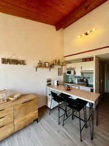 Quiet apartment and sea view