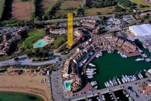 Apartment seafront in Gassin