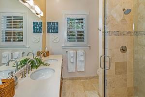 Downtown Villa by Paradise Retreats