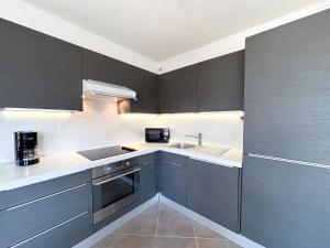 Azura - Appartement Climatisé 2 Chambres Terrasse Vue Mer avec Parking Privé Gratuit