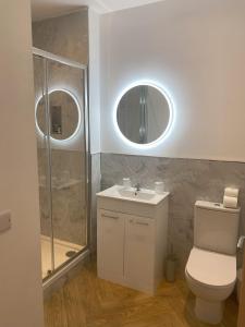 Walshs Hotel and Apartments