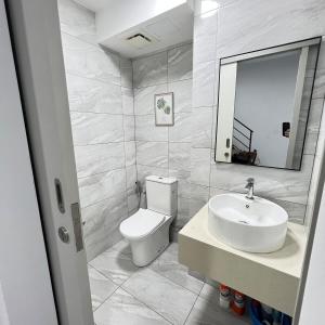 N5 Arte Cheras 8 person Duplex unit