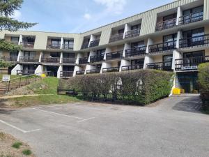LE BOIS DES COQS 1 Studio 2 à 3p Serre Chevalier 1350m avec balcon 5m2 parking et casier à ski