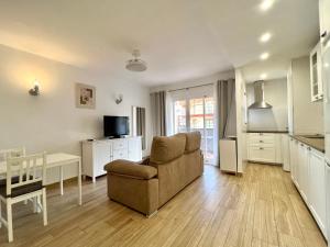 Urban Bay City Center & Beach Apartment