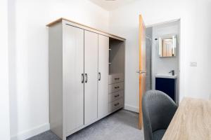 Archies Cozy Retreat A Stylish Derby Hideaway