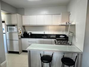 150m da Praia Pereque, 3 quartos, Amplo e Aconchegante