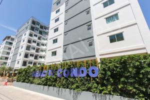 Zen apartment with pool and beach 2 minutes away!