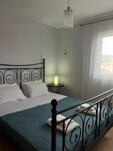 Lovely 1-bedroom apartment in front of sandy beach - Psifiá