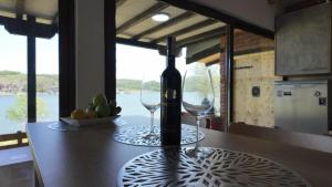 MILOSEV KONAk kuća na jezeru