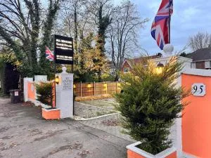 All Seasons Gatwick Guest House & Parking - 查尔伍德