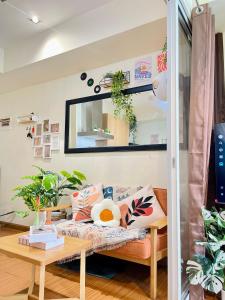 Cozy Verde Staycation