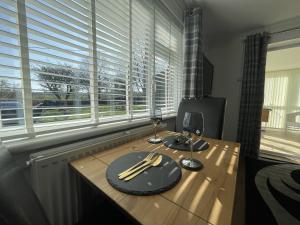 Serene Countryside Escape with Parking