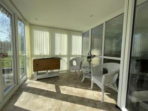 Serene Countryside Escape with Parking