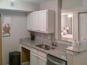 Destins Dancing Cloud - Prime Location Condo Close to Beach