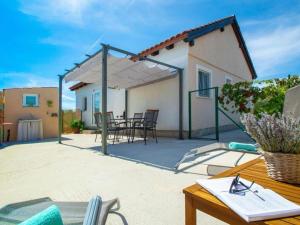 Holiday Home Ivana Srima