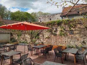 Hotels Logis Hotel & Restaurant - Les Hauts de Montreuil : photos des chambres