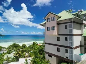 Jolie View Self Catering Apartments - آنس بوالو