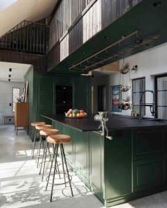 Peaceful lakefront retreat surrounded by nature