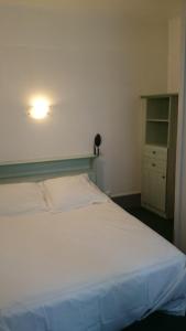 Hotels Hotel De Normandie : photos des chambres