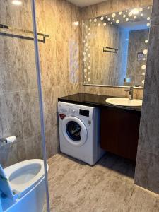 Grand Avenue 1BR pool view smart tv wifi 6th floor