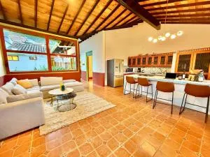 Elegant Colonial Walkable Casa - 拉平塔达