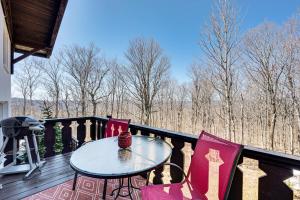 Hiking Galore Mittersill Townhome in Franconia!