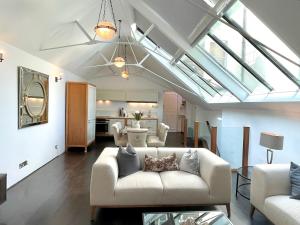 The Ophelia by Sloane Square