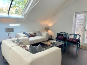 The Ophelia by Sloane Square