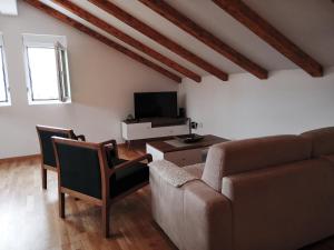 Sunny apartment with a sea-view, city center - 4hvězdičkové hotely ve městě Tivat