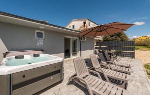 Awesome Home In Povljana With Wifi 