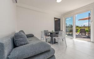 Awesome Home In Povljana With Wifi 