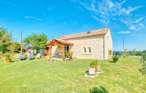 Maisons de vacances Lovely Home In Les Leches : photos des chambres