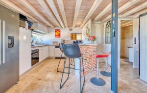 Maisons de vacances Lovely Home In Les Leches : photos des chambres