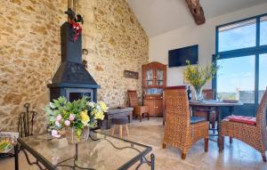 Maisons de vacances Lovely Home In Les Leches : photos des chambres