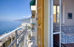 4 Bedroom Lovely Apartment In Camogli